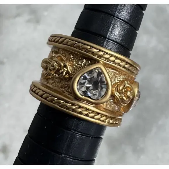 Vintage Elizabeth Taylor Gold Tone Heart Rhinestone Roses Love Ring Size 5 - Picture 2 of 8